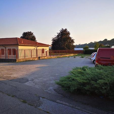 Apartamento Bilocale Francesca Erba Exterior foto