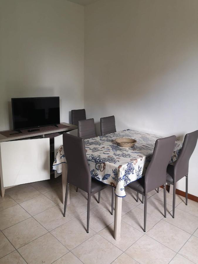 Apartamento Bilocale Francesca Erba Exterior foto